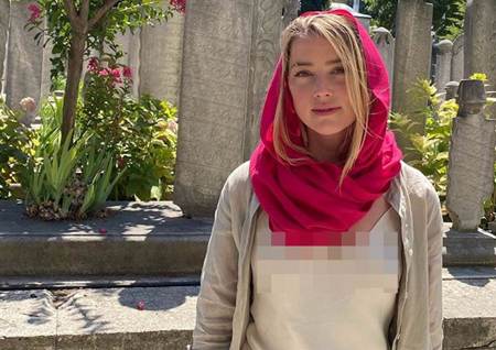 強尼戴普前妻參觀清真寺 「無罩激凸」 網砲轟：不尊敬