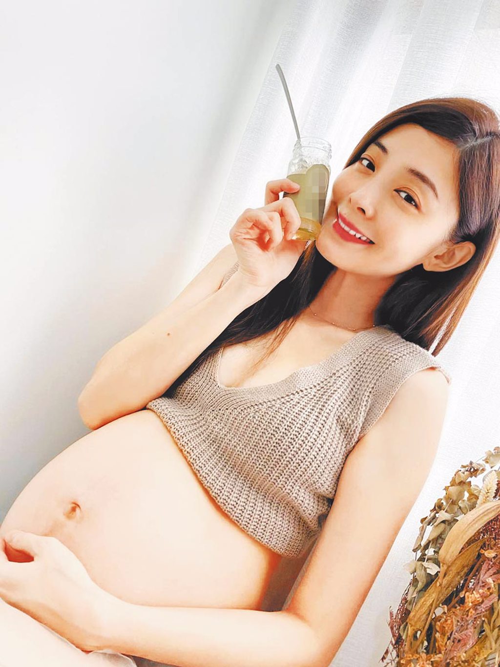 夏如芝懷胎8個多月，下個月將迎接女兒「小芝麻」。（摘自臉書）
