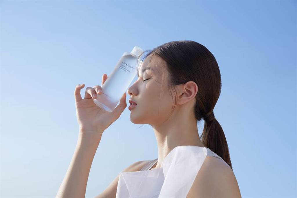 KAIBEAUTY推出新品「純粹卸妝水精華」，NT580元。（圖／品牌提供）