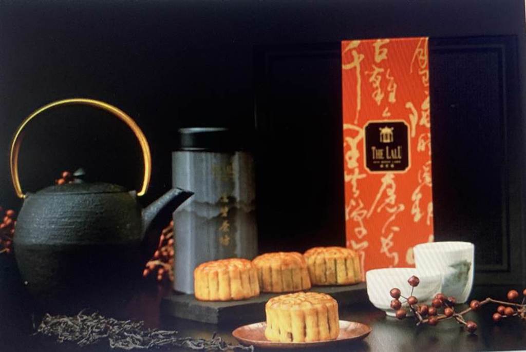 涵碧頌月禮盒包含6款廣式月餅，搭配頂級紅玉紅茶。（涵碧樓提供／廖志晃南投傳真）