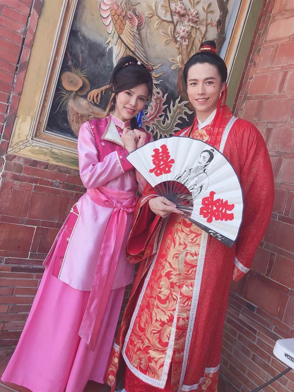 林禹和張懷媗演出《戲說台灣》全新單元「新娘神救姻緣」。（三立提供）