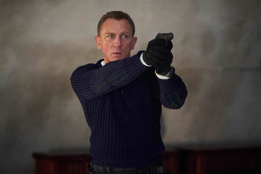 丹尼爾克雷格在《007生死交戰》繼續飾演龐德展開冒險。（UIP提供）