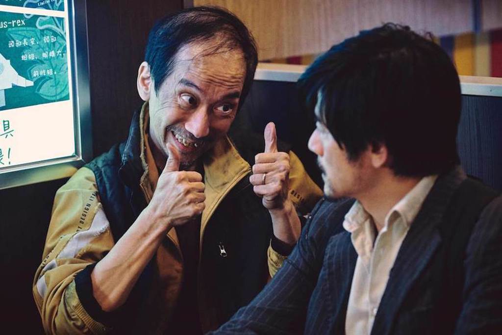 張達明（左）以電影《麥路人》獲本屆香港金像獎最佳男配角獎。（華映娛樂提供）