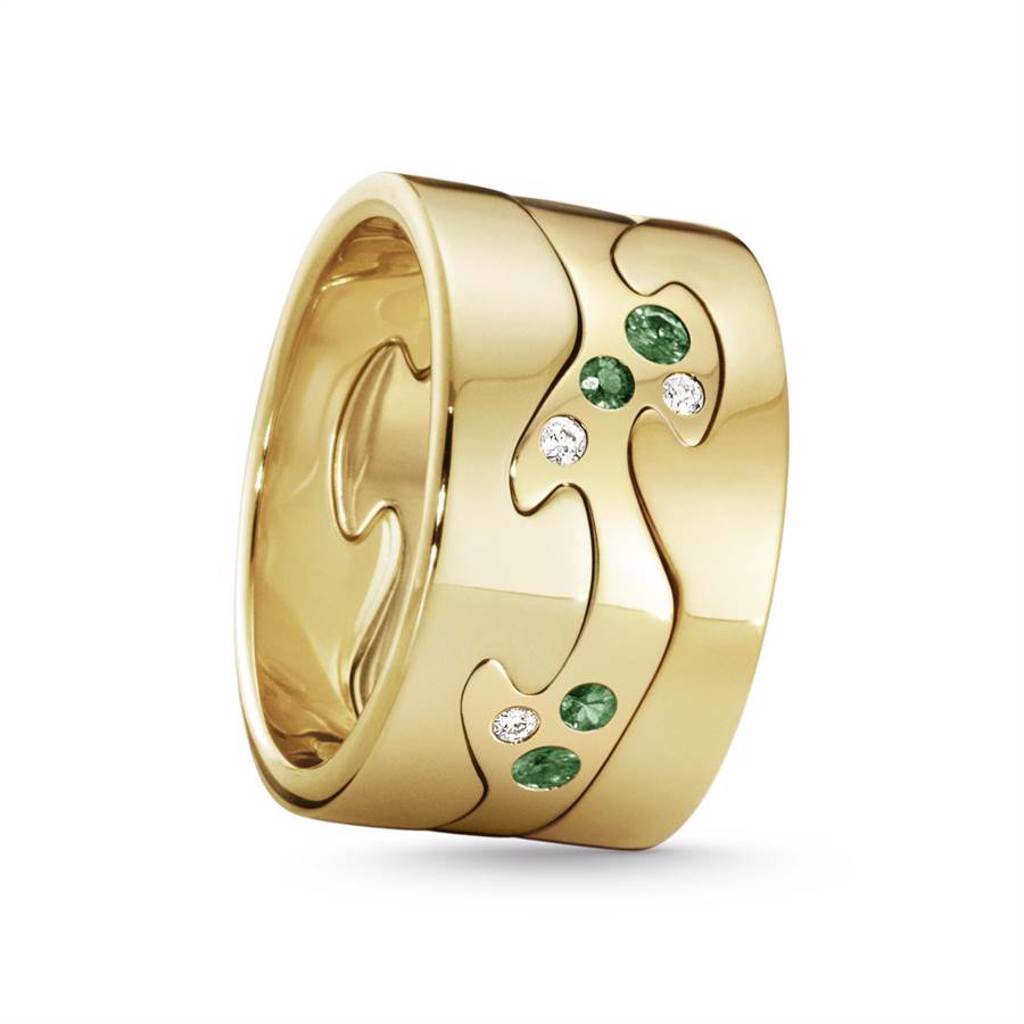 喬治傑生FUSION年度限量訂製黃K金三件式戒指，鑲嵌沙佛萊石、鑽石等，約12萬6000元起。（GEORG JENSEN提供）