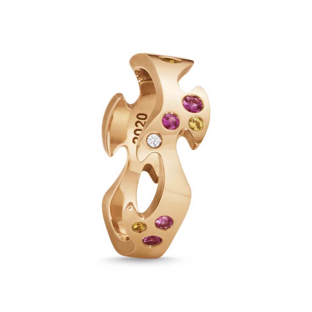 喬治傑生FUSION年度限量訂製玫瑰金中圈戒指，鑲嵌粉紅剛玉、黃色剛玉等，約6萬6600元起。（GEORG JENSEN提供）
