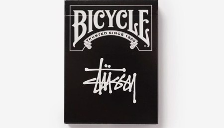 街頭霸王包山包海，就是要將你的娛樂世界全面攻佔！Stüssy x Bicycle Playing Cards 推出聯名撲克牌