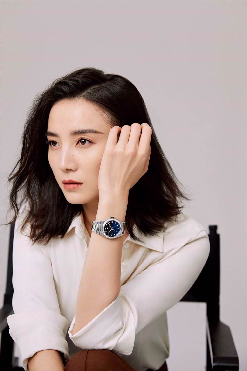 中國大陸女星宋佳受邀拍攝真力時Defy Midnight系列女性腕表形象廣告。（ZENITH提供）