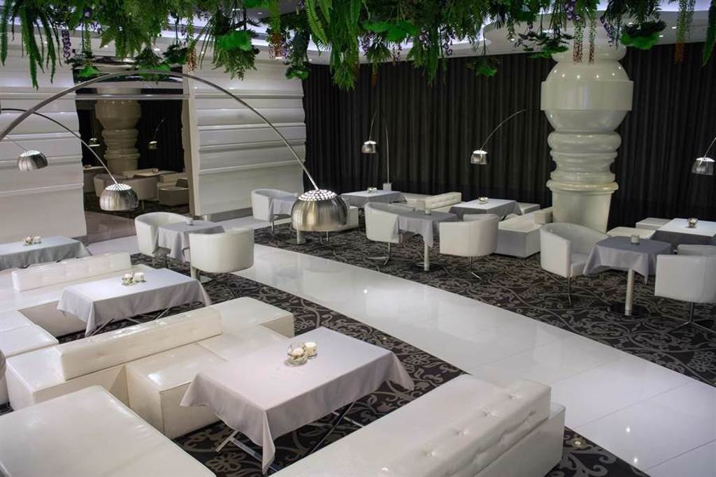 微風廣場Breeze Diamond Lounge提供VIP頂級客舒適、隱密的貼心服務。（微風提供）