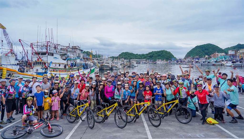 騎亮台灣自行車活動第二站來到宜蘭南方澳。（體育署提供）