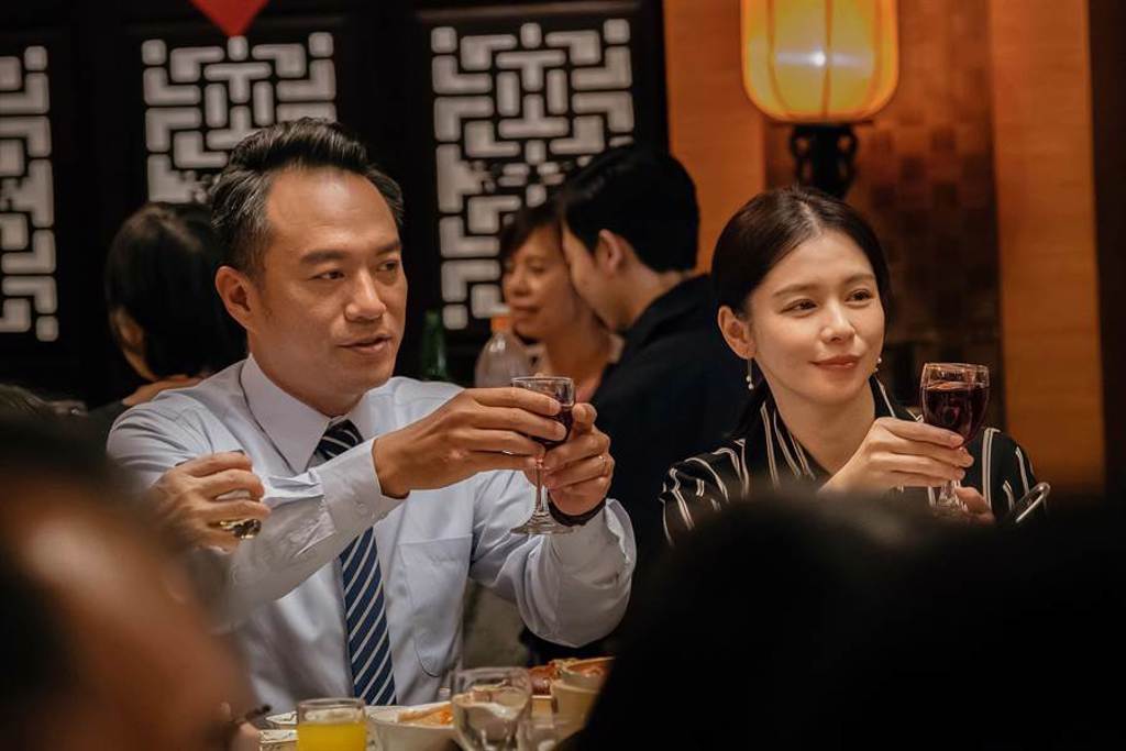 徐若瑄飾演的阿瑜兼顧家庭與工作，責任心強烈。（威視電影提供）