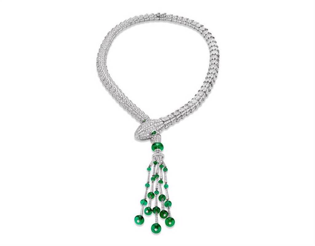 寶格麗Serpenti系列頂級祖母綠與鑽石項鍊，約2200萬元。（BVLGARI提供）