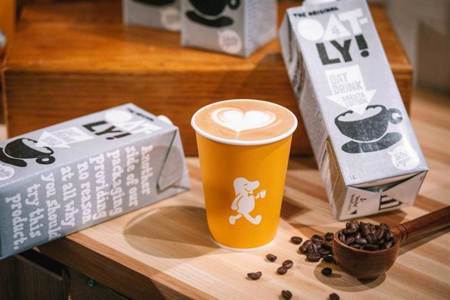 植物奶與小農重乳入味 cama cafe推出PLAY MILK系列拿鐵搶秋冬飲品商機
