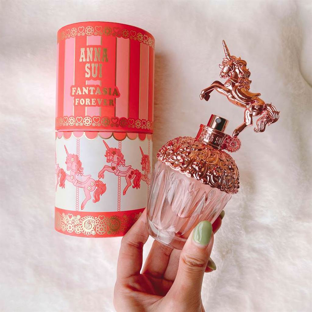 童話粉紅獨角獸淡香水瓶身非常精緻美麗。（圖／邱映慈攝影）
