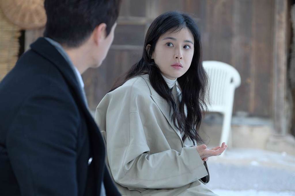 韓國氣質女星李寶英以《花樣年華》作為產後復出首作。(圖／中天娛樂台提供) 