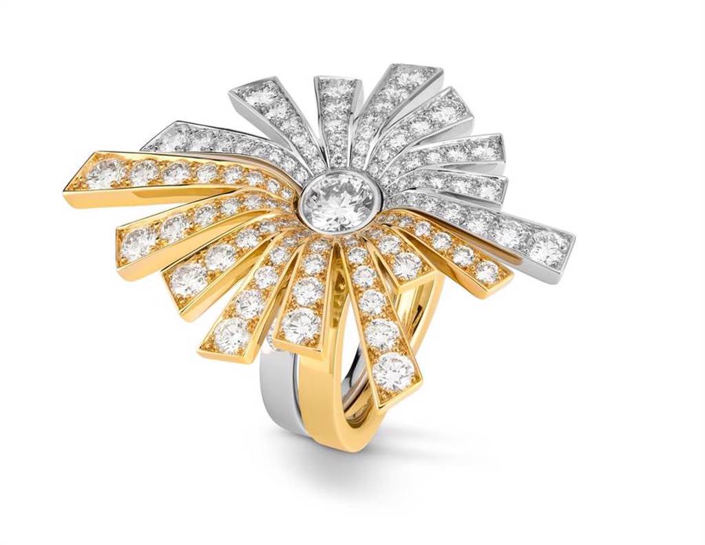 香奈兒太陽Soleil雙戒指，可分開，也可合一佩戴，117萬元。（CHANEL提供）