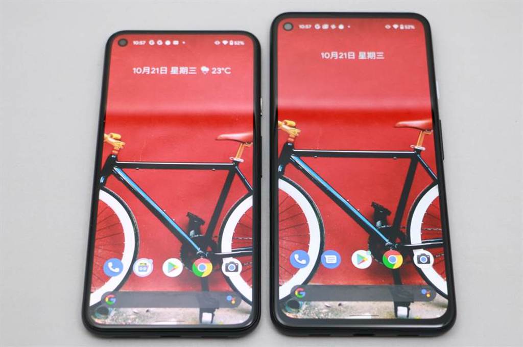 Google Pixel 5(左）以及Pixel 4a 5G，是Google首度推出的5G手機。（黃慧雯攝）