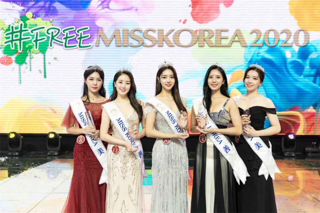 今年韓國小姐冠軍共5人獲獎。(取自韓網)