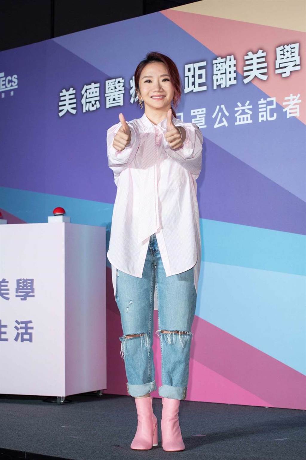 陶晶瑩出席醫療口罩公益活動。（石智中攝）