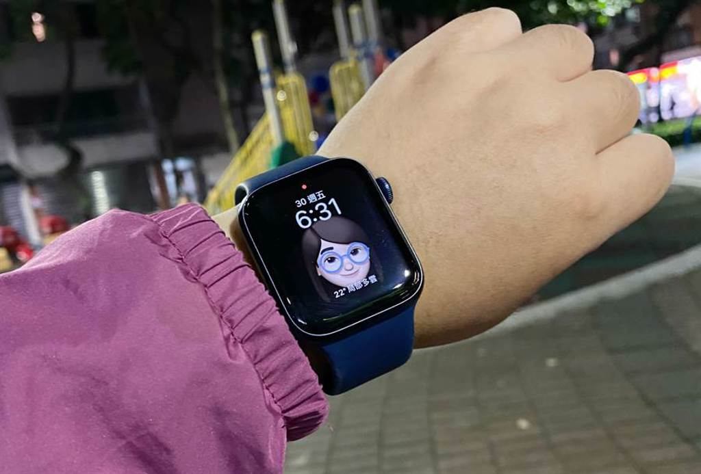 Apple Watch Series 6。（黃慧雯攝）