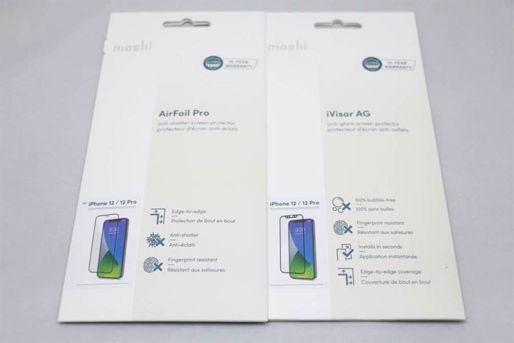 Moshi針對iPhone 12系列也有推出兩款保護貼。（黃慧雯攝）