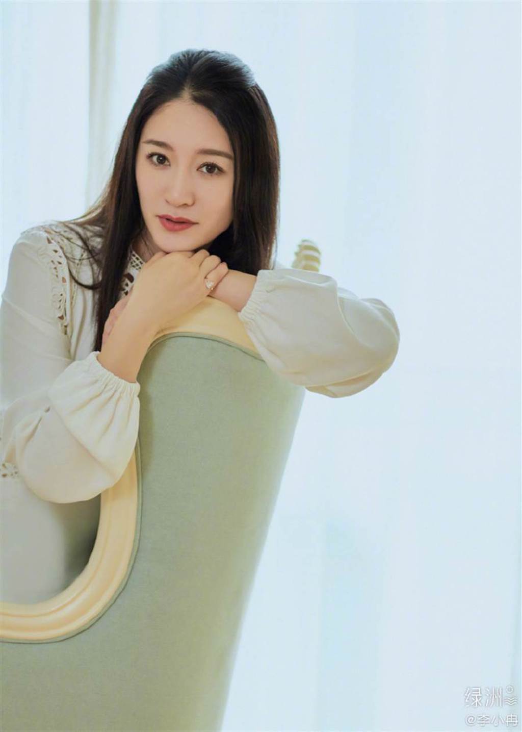 44歲女星李小冉在古裝劇《慶餘年》中飾演「長公主」走紅，外貌姣好是許多人心中的凍齡女神，（圖／摘自微博@李小冉）