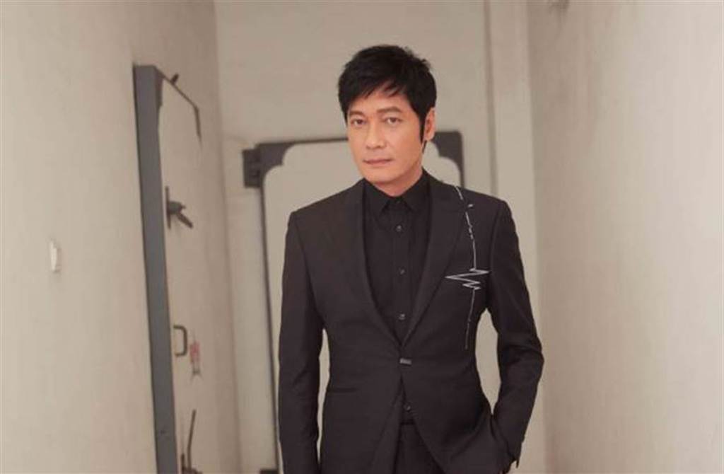 羅嘉良是著名的演技派，他也是第一位獲得三屆視帝的TVB 一哥。（圖／取材自羅嘉良微博）
