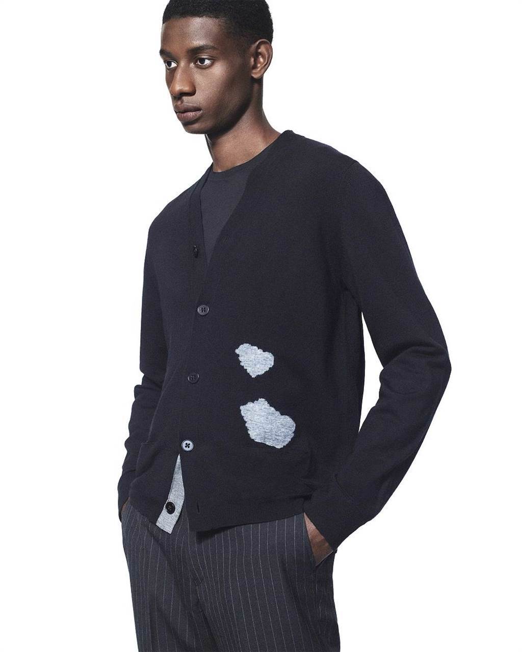 ＋J美麗諾混紡V領開襟外套，1490元。（UNIQLO提供）