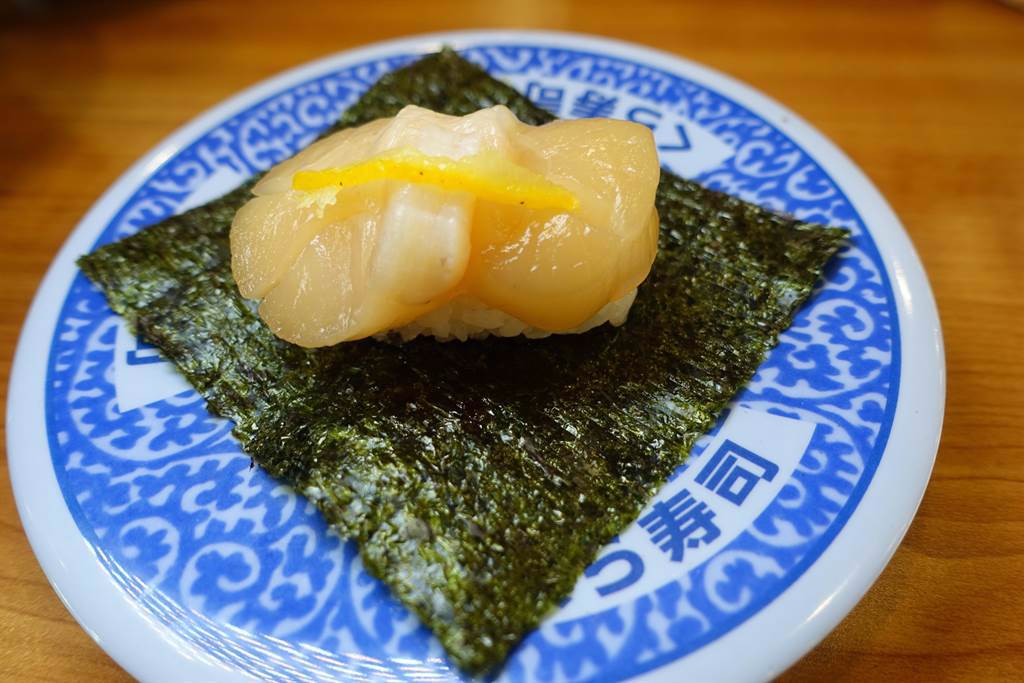 北海道大粒醃漬帆立貝海苔包。（黃采薇攝）