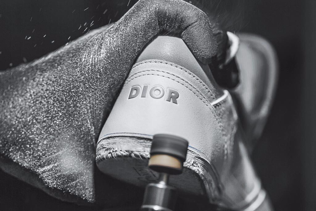 Dior嚴謹的製鞋工藝賦予這雙休閒鞋全新樣貌。（Dior提供）