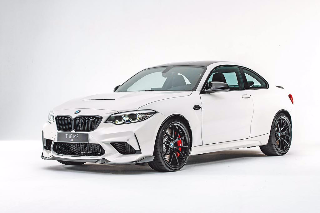 全新BMW M2 CS大量採用輕量化且強度更勝鋼材的CFRP碳纖維複合材質，售價490萬元。（汎德提供）