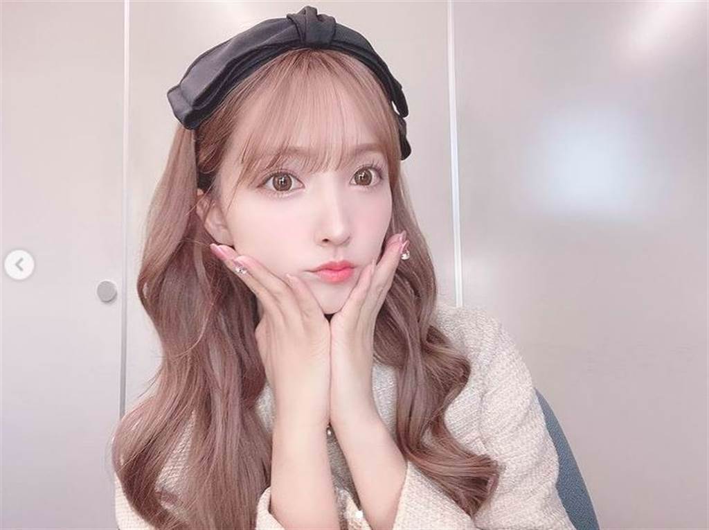 三上悠亞辣扮聖誕老公公 炸出胸前一條線 觸娛樂