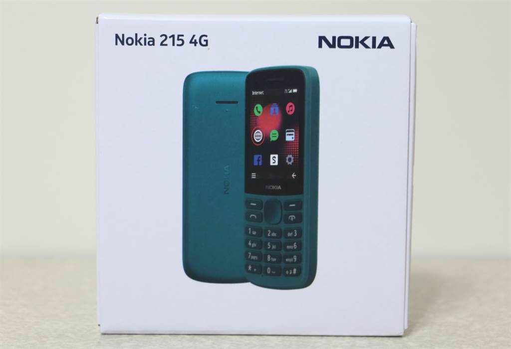 Nokia 215 4G包裝盒。（黃慧雯攝）