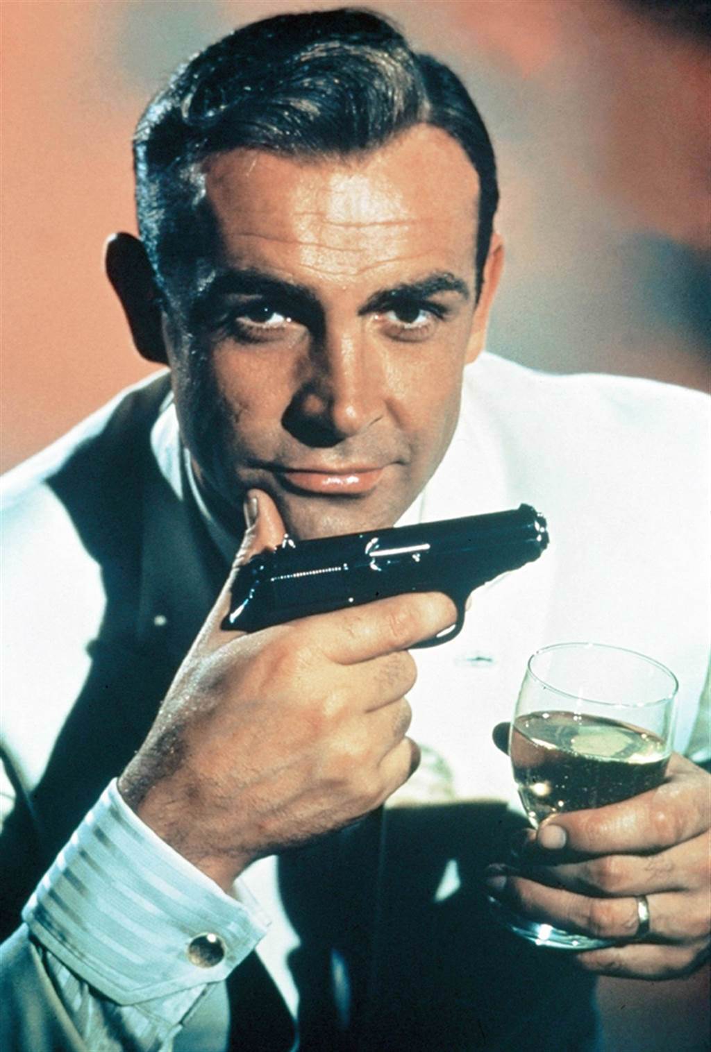 史恩康納萊不僅是好萊塢影史首位詹姆士龐德，也被公認是「最性感007」。(圖／達志影像)

