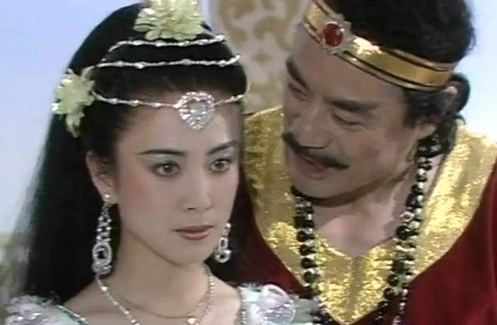 傅藝偉1990年因演出《封神榜》妲己爆紅。(圖／翻攝自微博)