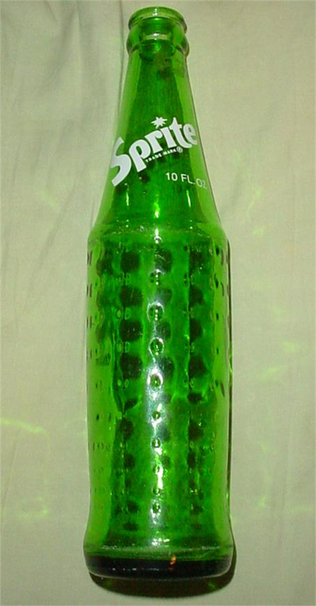 雪碧為可口可樂公司所生產的軟性飲料，正確唸法應該是/spraɪt/。(圖/截自維基百科)