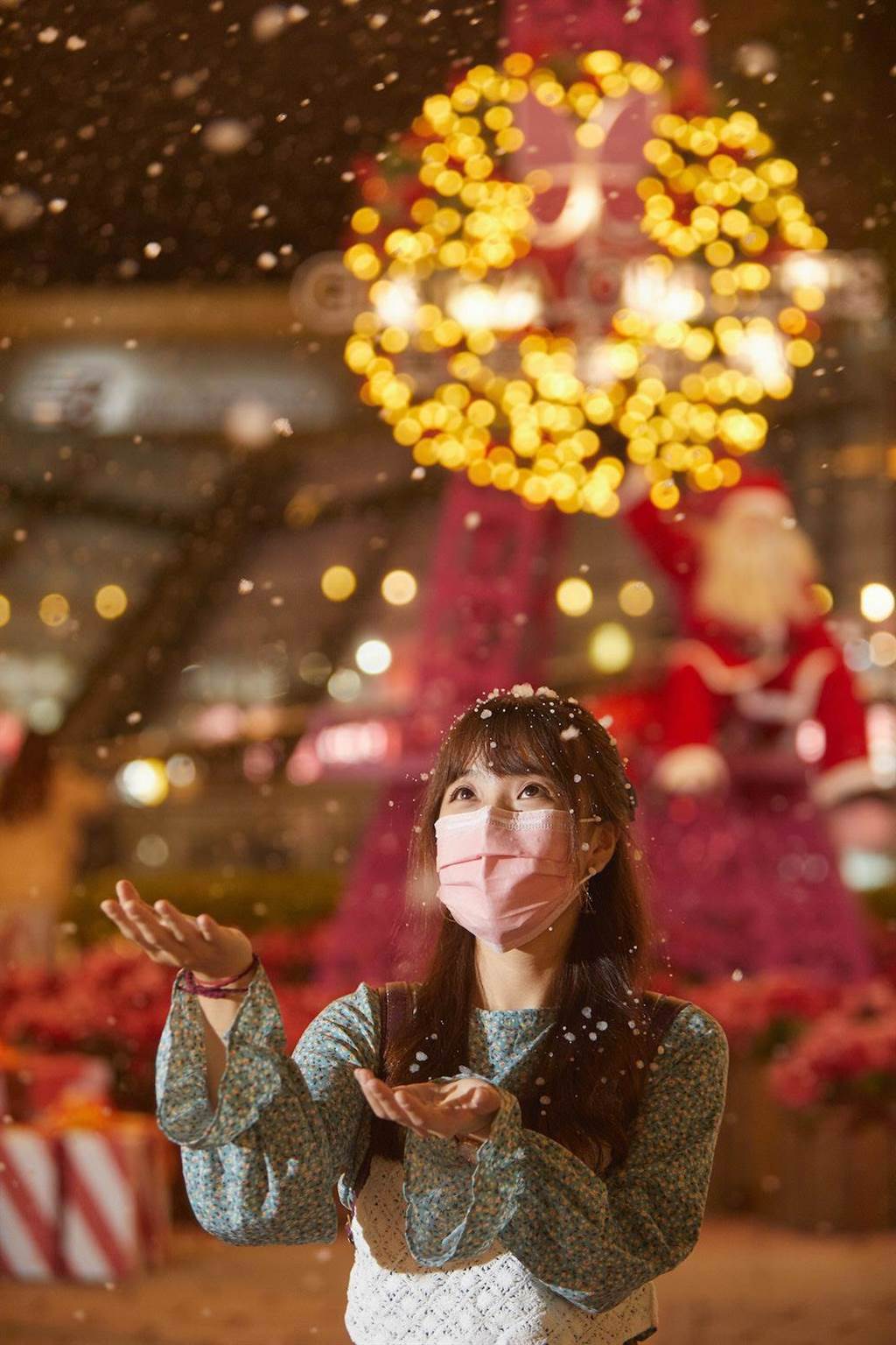 GLORIA OUTLETS華泰名品城今年再推出5大耶誕場景、3大活動獻禮，再度帶來露天飄雪市集，共36個人氣攤位。（華泰名品城提供）