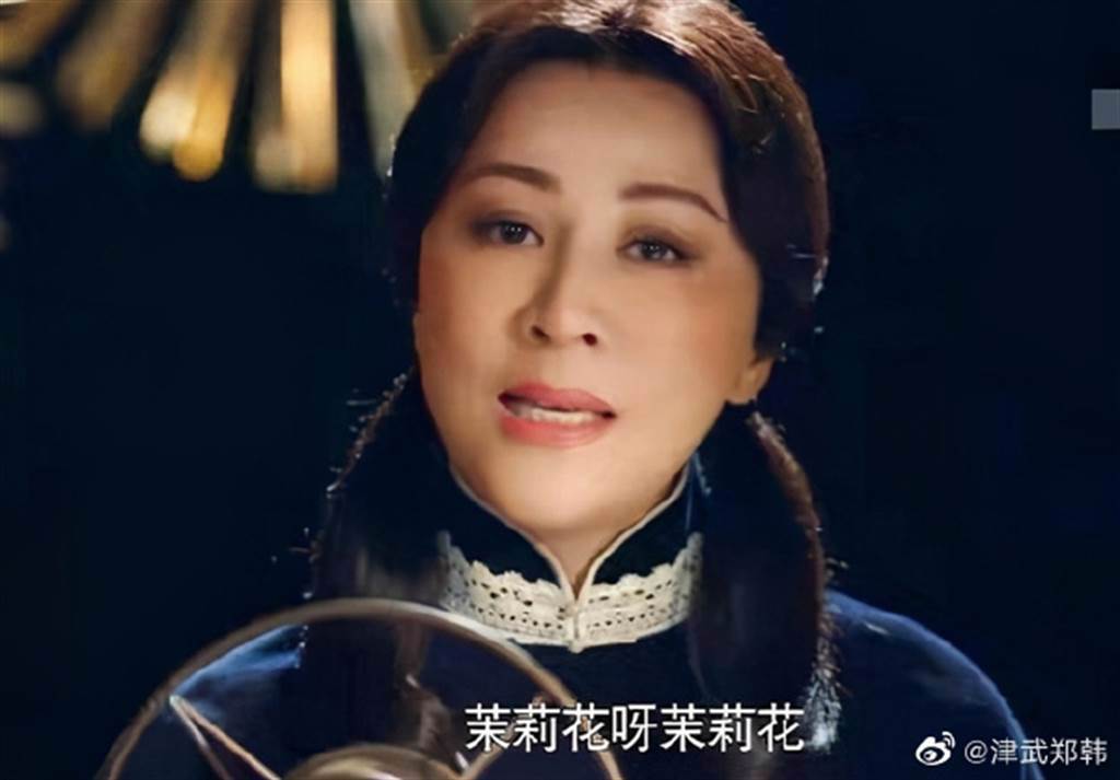 劉嘉玲近日在《情深緣起》飾演27歲顧曼璐，裝嫩扮相引發網友負評。(取自微博)