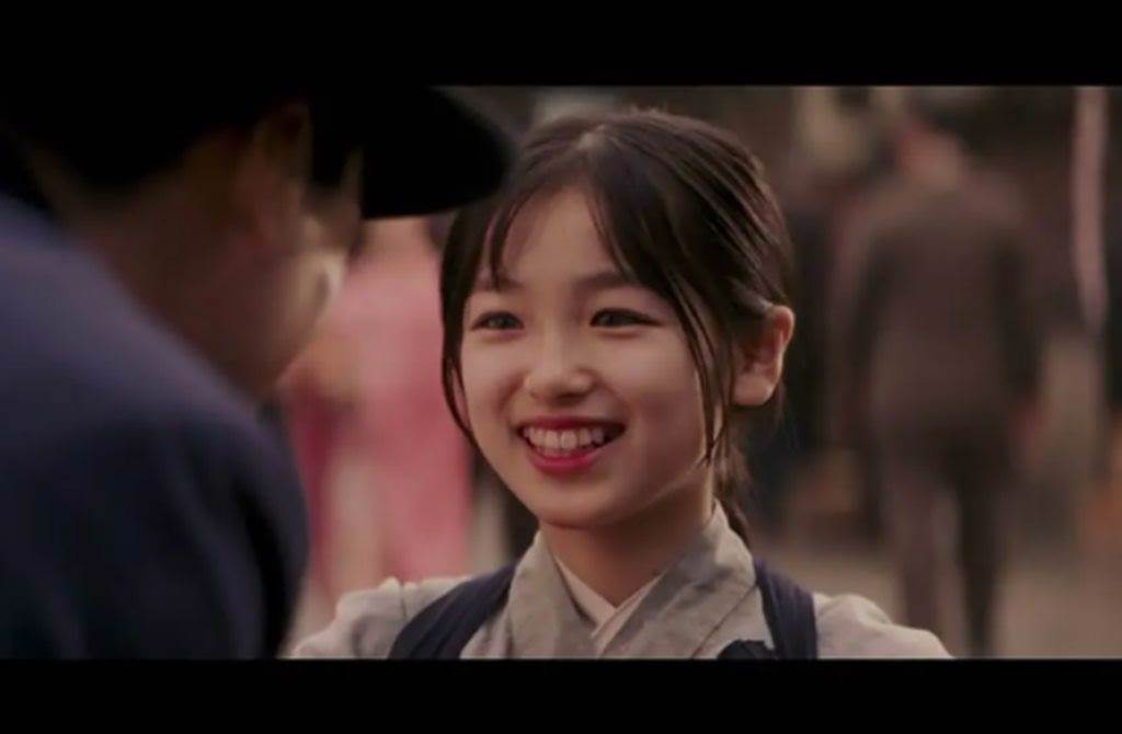 大後壽壽花在電影《藝伎回憶錄》飾演女主角章子怡小時候。(圖／翻攝自豆瓣電影)