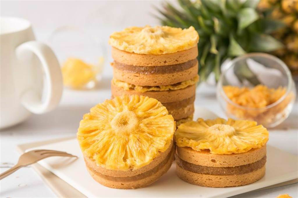 搶攻甜點與伴手禮商機，華泰大飯店集團推出太陽造型鳳梨酥。圖／華泰飯店集團提供