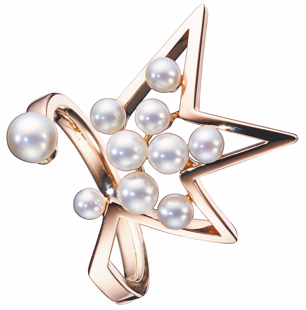 TASAKI abstract star珍珠櫻花金戒指，7萬500元。（TASAKI提供）