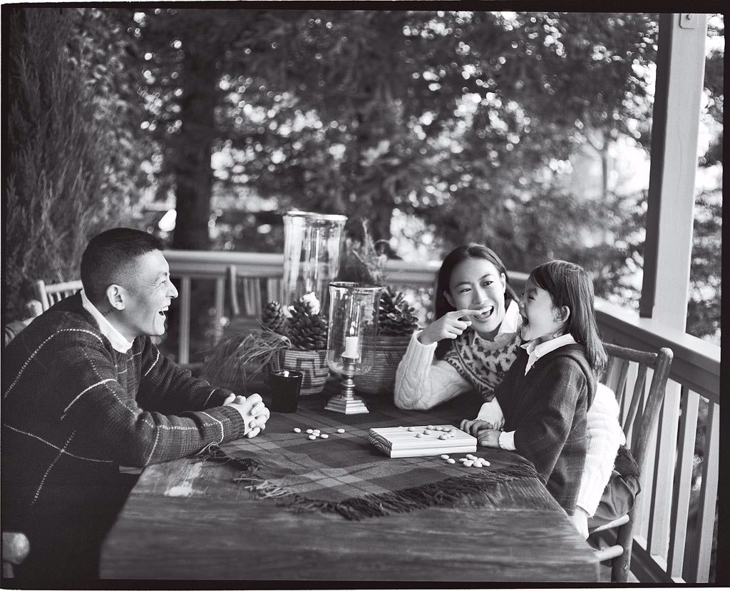 陳冠希、秦舒培和女兒Alaia，受Polo Ralph Lauren之邀，拍攝假期系列形象大片。（Ralph Lauren提供）