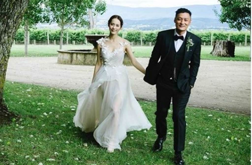 余文樂2017年迎娶皮帶千金王棠云，老婆讓他「三年抱兩」。(翻攝自余文樂IG)