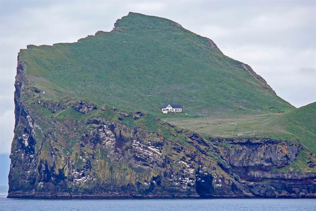 埃德利札島自1930年就荒廢了，但島上卻建有唯一一棟白色小木屋。(圖/達志影像)