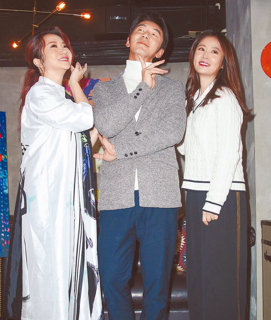 林心如（右起）和李李仁上陶晶瑩主持的《陶口秀》宣傳新片《迷失安迪》。（吳松翰攝）