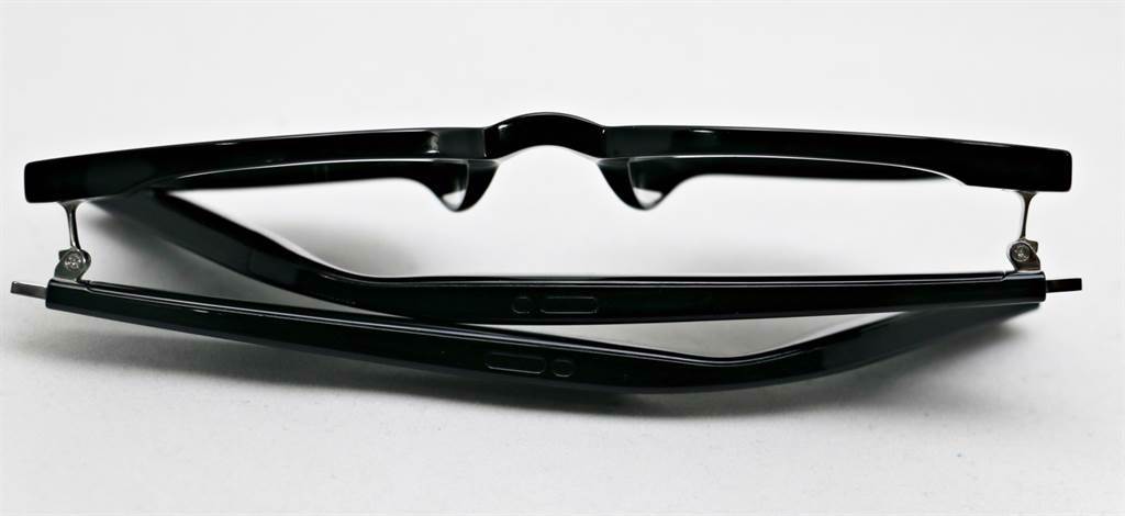華為X GENTLE MONSTER Eyewear II智慧眼鏡頂端。（黃慧雯攝）