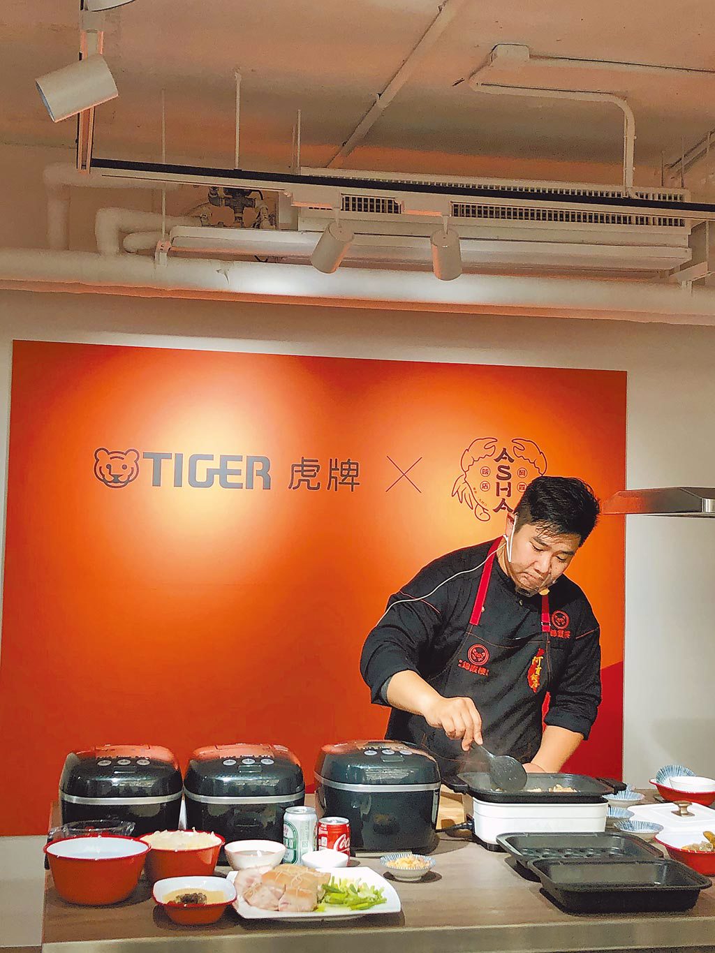 日本虎牌Tiger x 台南阿霞飯店廚藝教室，明年1月16日起於全台百貨、台北旗艦概念店巡迴講授3道阿霞飯店經典料理。（林欣儀攝）