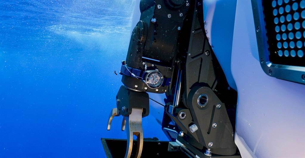 OMEGA贊助「挑戰者深淵」（Challenger Deep）計畫，完成五大洋深潛壯舉。（OMEGA提供）
