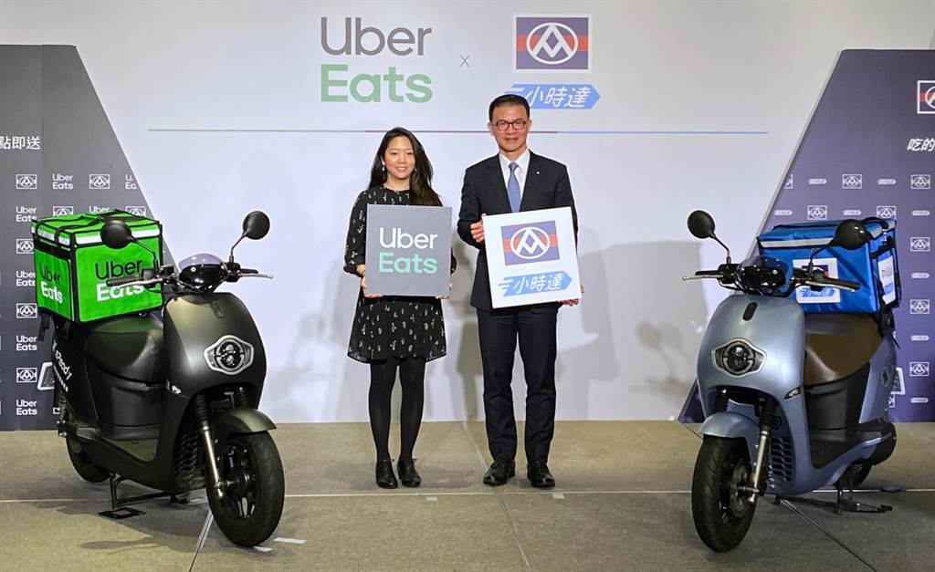  Uber Eats台灣總經理李佳穎（左）與全聯福利中心總經理蔡篤昌。（黃慧雯攝）
