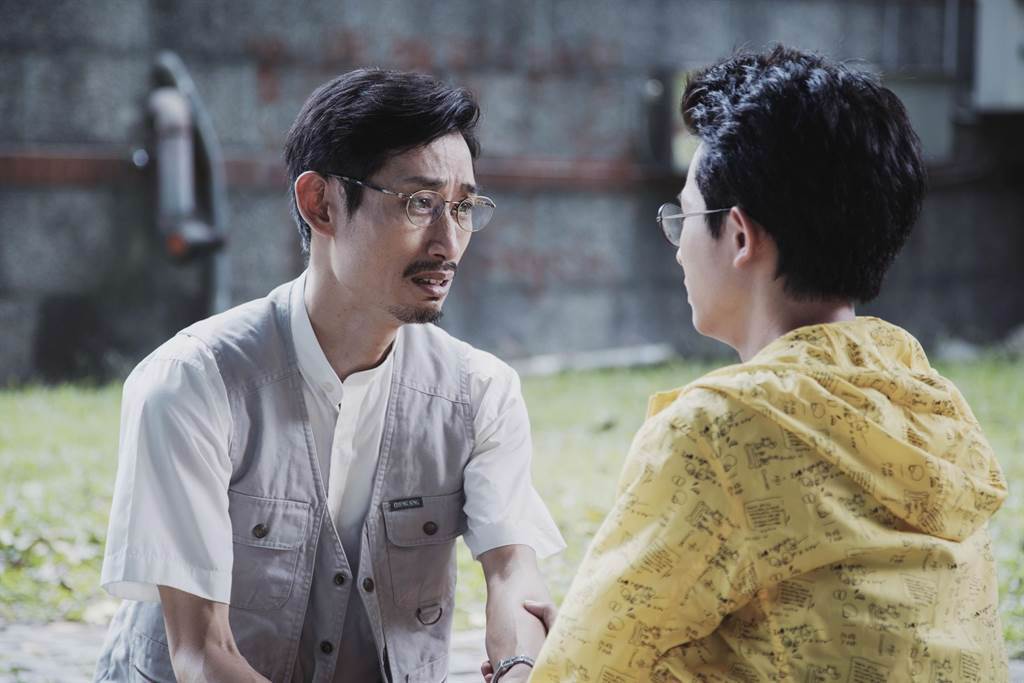 陳竹昇《戒指流浪記》與林暉閔父子關係卡卡。（HBO Asia提供）