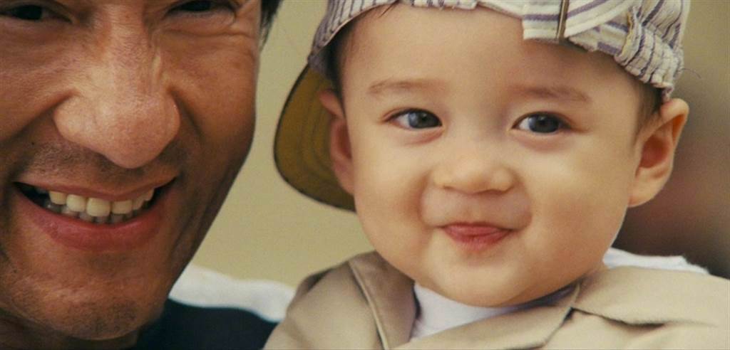 成龍監製電影《寶貝計劃》，飾演嬰兒Matthew的蔡志強長大了。(圖/ 摘自微博)